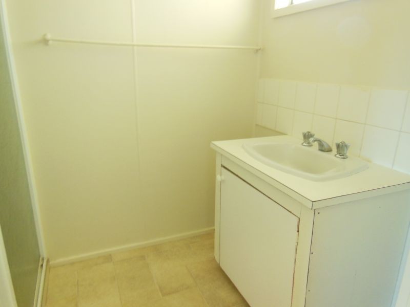 33 Capes Road, Lakes Entrance VIC 3909