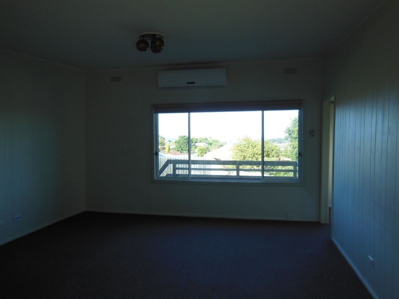 33 Capes Road, Lakes Entrance VIC 3909