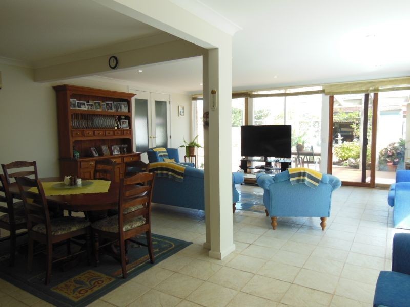 7 Bowler Street, Lakes Entrance VIC 3909