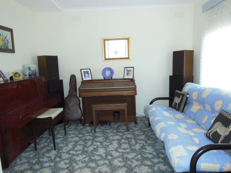 7 Bowler Street, Lakes Entrance VIC 3909