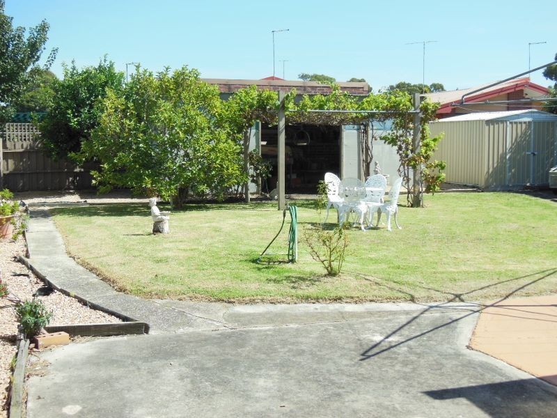 7 Bowler Street, Lakes Entrance VIC 3909