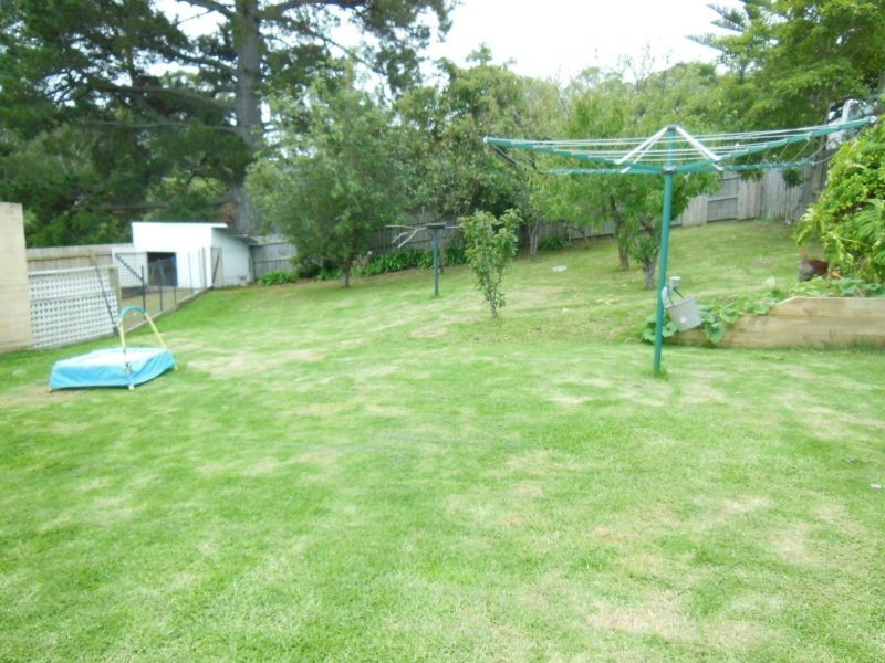 17 Worcester Street, Lakes Entrance VIC 3909