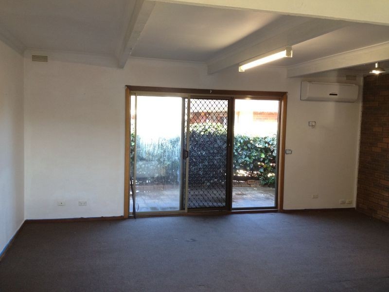 2/14 Middle Street, Lakes Entrance VIC 3909