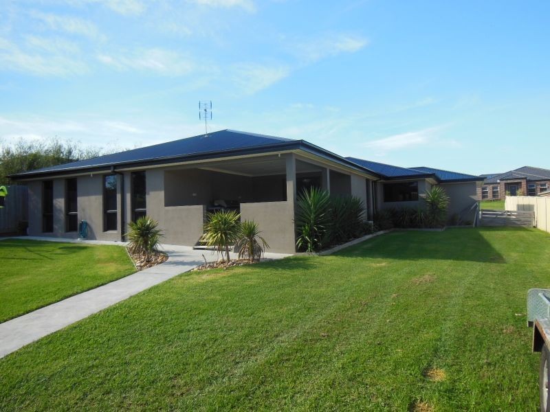 8 Norman Court, Lakes Entrance VIC 3909