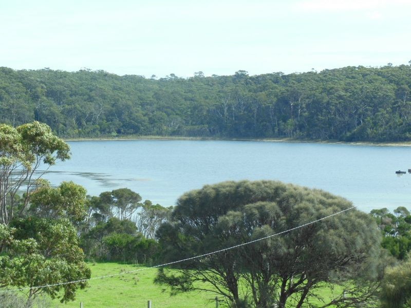 75 Lakeside Drive, Lakes Entrance VIC 3909