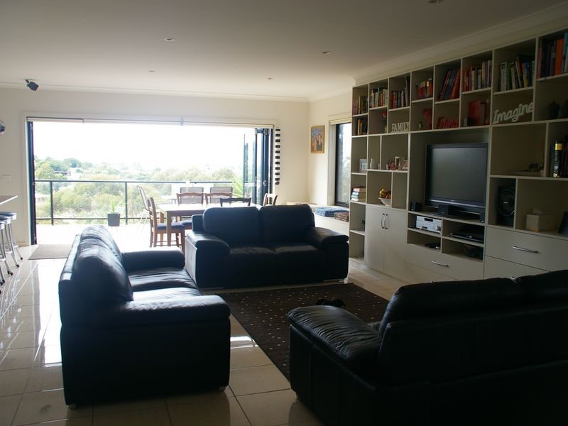 15 Outlook Avenue, Lakes Entrance VIC 3909