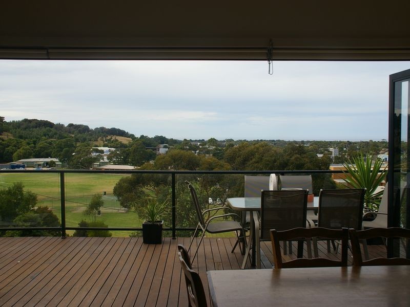 15 Outlook Avenue, Lakes Entrance VIC 3909