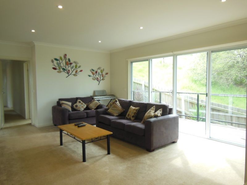 15 Outlook Avenue, Lakes Entrance VIC 3909