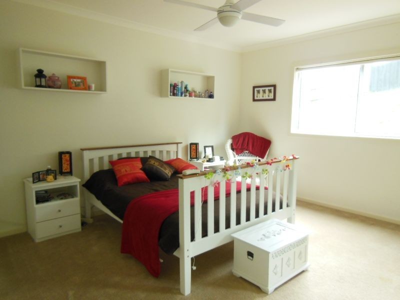 15 Outlook Avenue, Lakes Entrance VIC 3909