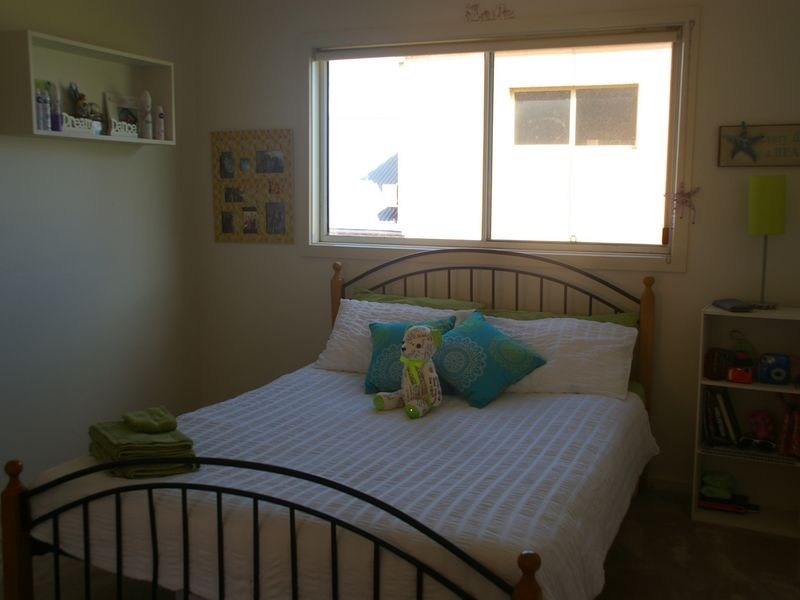 15 Outlook Avenue, Lakes Entrance VIC 3909