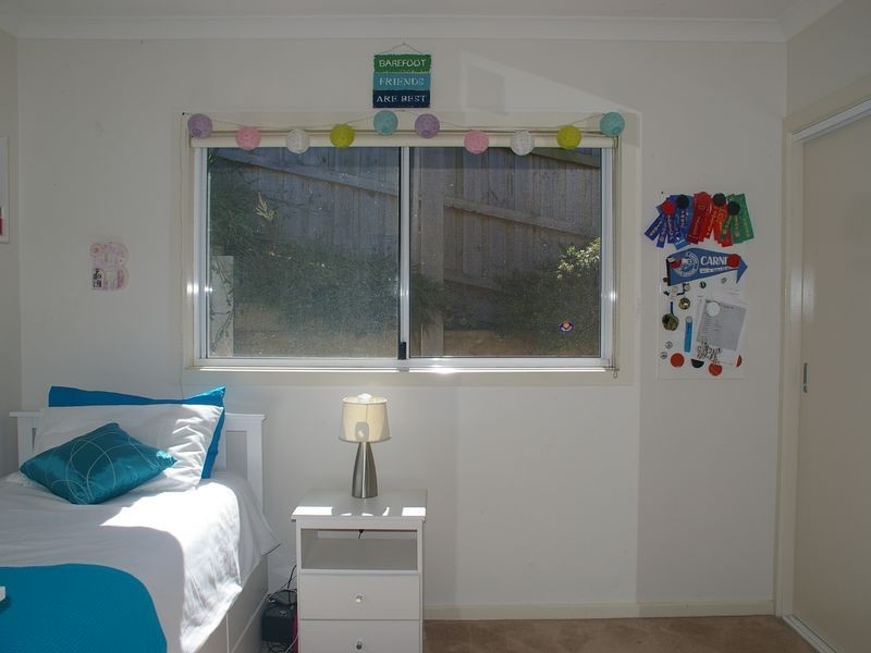 15 Outlook Avenue, Lakes Entrance VIC 3909