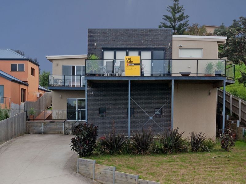 15 Outlook Avenue, Lakes Entrance VIC 3909