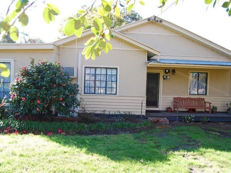 73 Hazel Road, Kalimna VIC 3909