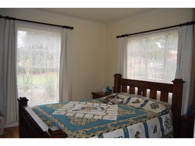 73 Hazel Road, Kalimna VIC 3909