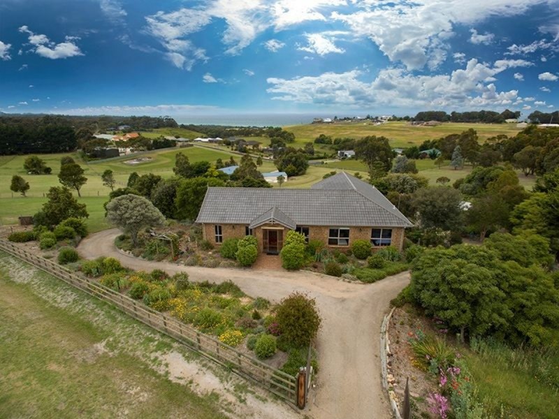 8 Reggardo Rise, Lakes Entrance VIC 3909