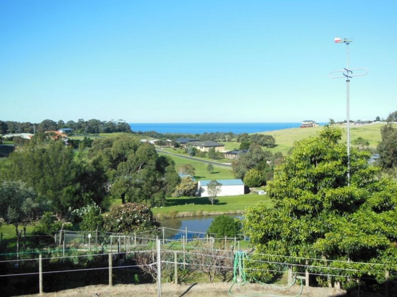 8 Reggardo Rise, Lakes Entrance VIC 3909