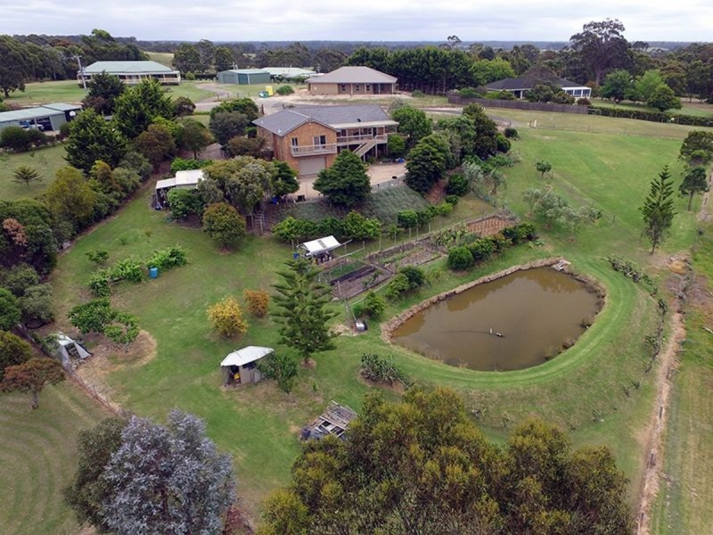 8 Reggardo Rise, Lakes Entrance VIC 3909