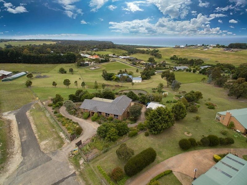 8 Reggardo Rise, Lakes Entrance VIC 3909