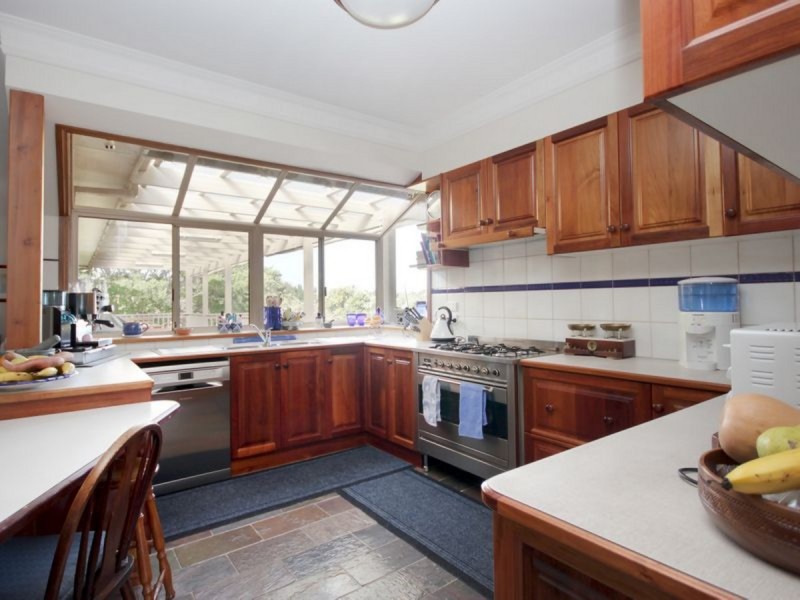 8 Reggardo Rise, Lakes Entrance VIC 3909