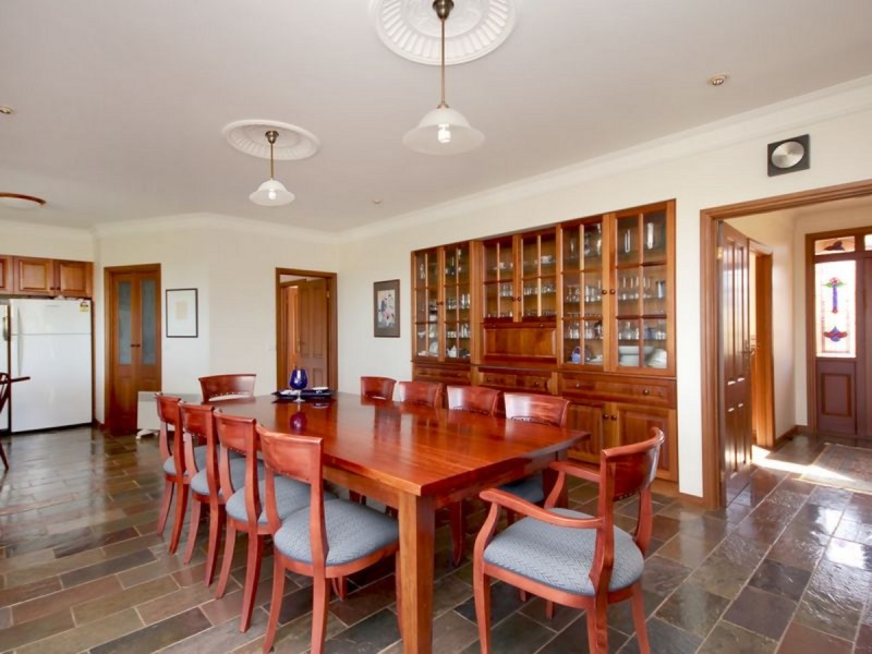 8 Reggardo Rise, Lakes Entrance VIC 3909