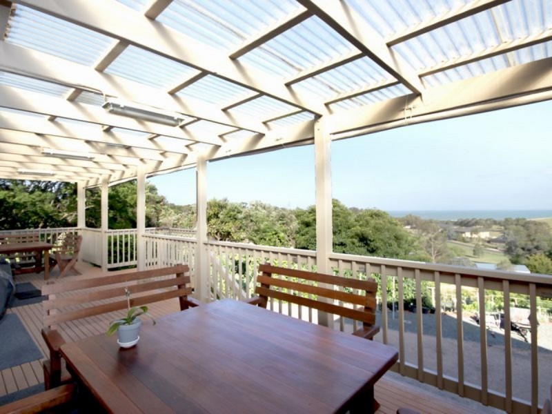 8 Reggardo Rise, Lakes Entrance VIC 3909