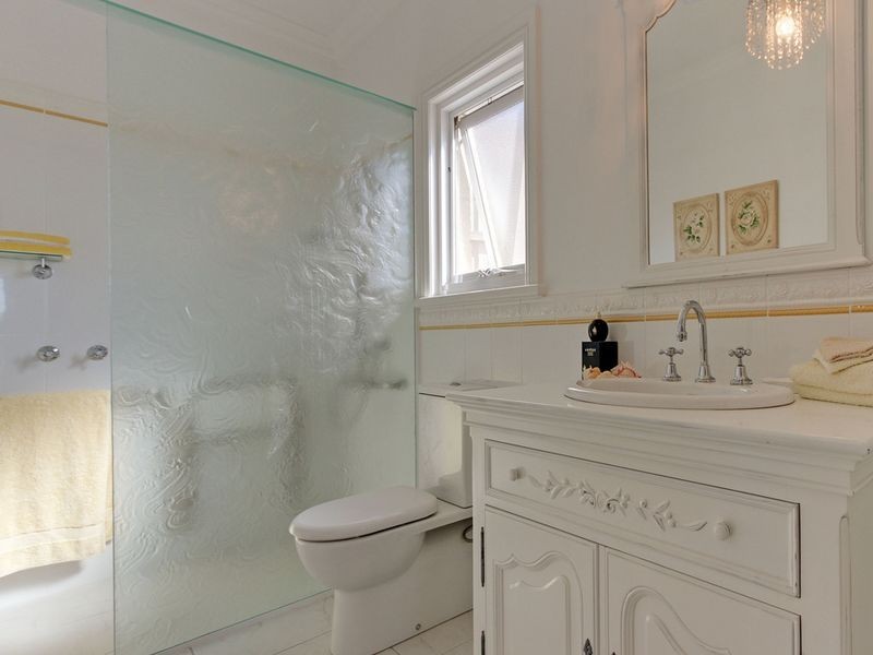 8 Wonga Court, Lakes Entrance VIC 3909