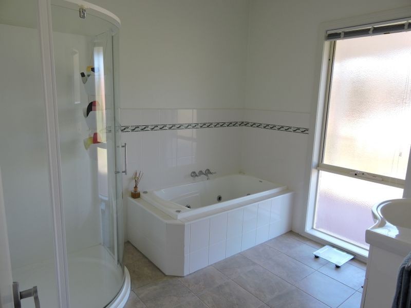 30 Tranquil Court, Lakes Entrance VIC 3909