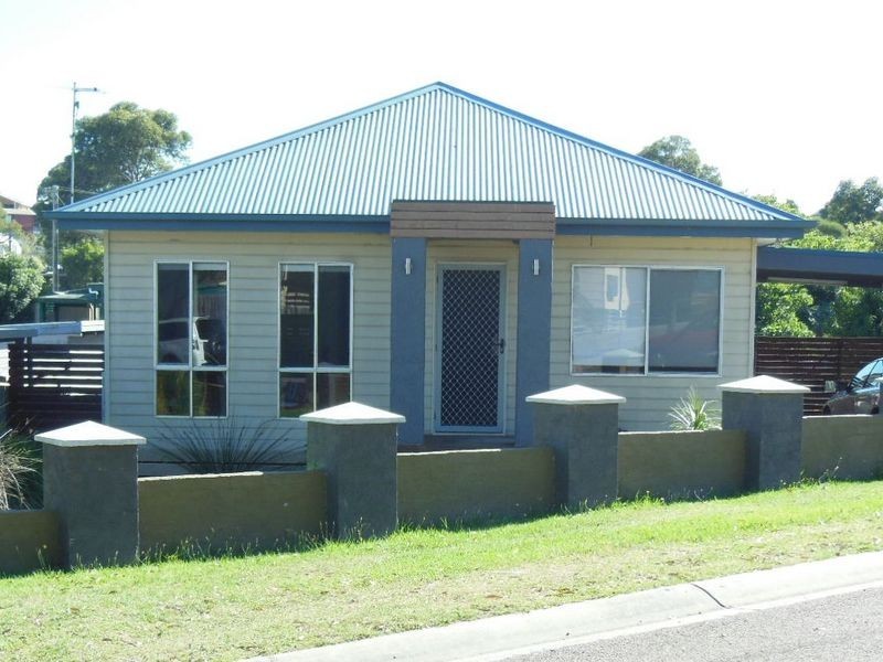 6 Foam Street, Lakes Entrance VIC 3909