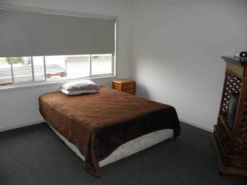 6 Foam Street, Lakes Entrance VIC 3909