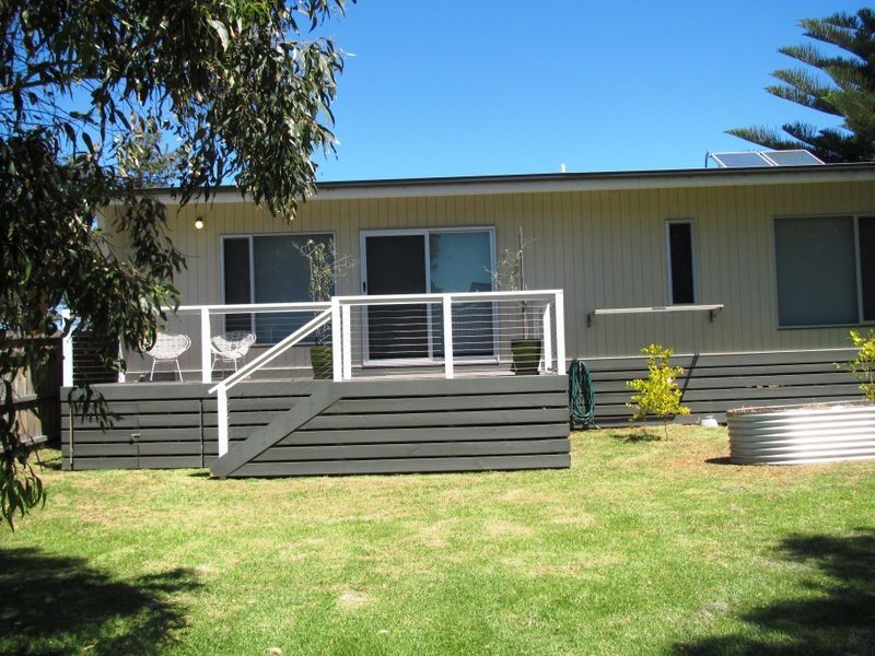 18 Middle Street, Lakes Entrance VIC 3909