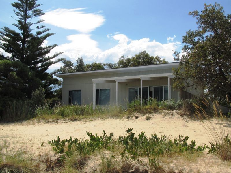 18 Middle Street, Lakes Entrance VIC 3909