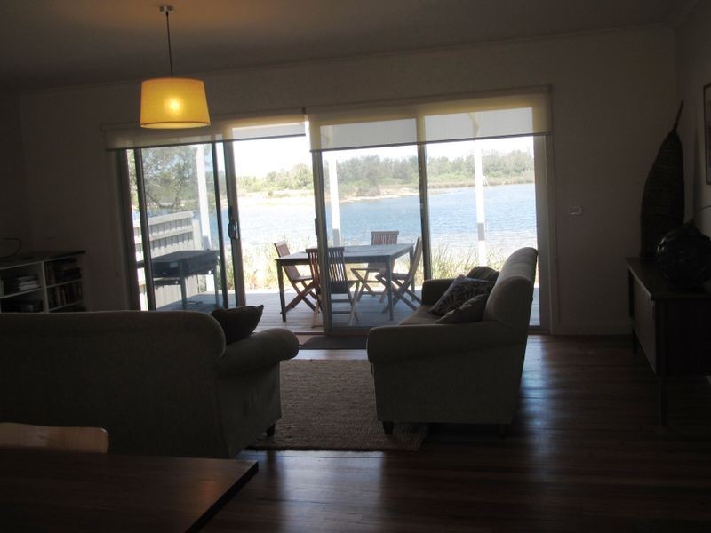 18 Middle Street, Lakes Entrance VIC 3909