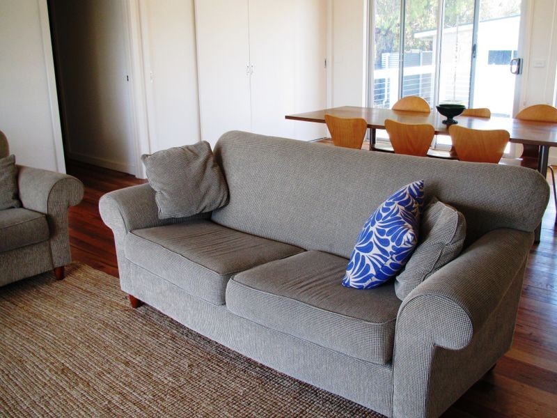 18 Middle Street, Lakes Entrance VIC 3909