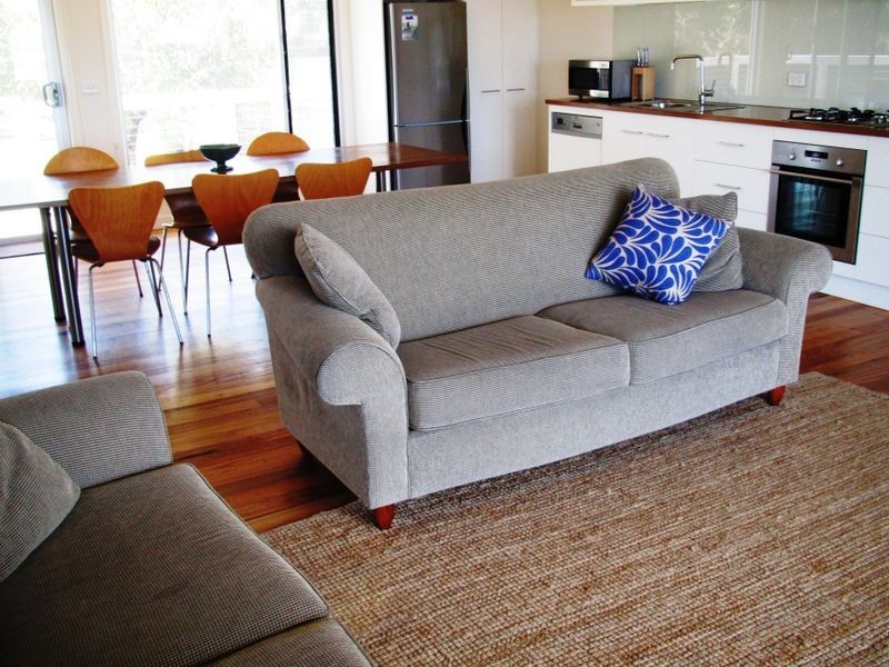 18 Middle Street, Lakes Entrance VIC 3909