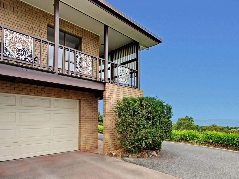 25 Lyrebird Court, Lakes Entrance VIC 3909