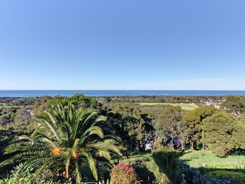 25 Lyrebird Court, Lakes Entrance VIC 3909
