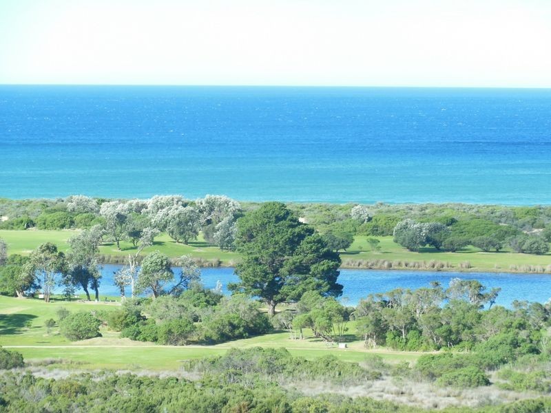 27 Lyrebird Court, Lakes Entrance VIC 3909