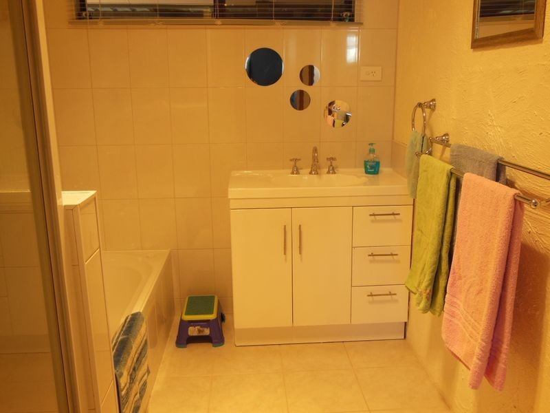 16 Panoramic Drive, Lakes Entrance VIC 3909