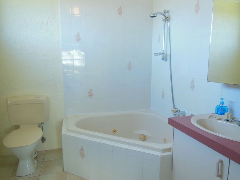 16 Panoramic Drive, Lakes Entrance VIC 3909