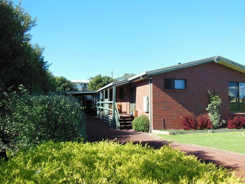 16 Panoramic Drive, Lakes Entrance VIC 3909