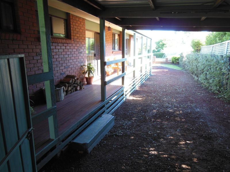 16 Panoramic Drive, Lakes Entrance VIC 3909