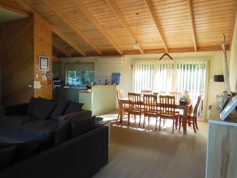 8 McRae Street, Lakes Entrance VIC 3909