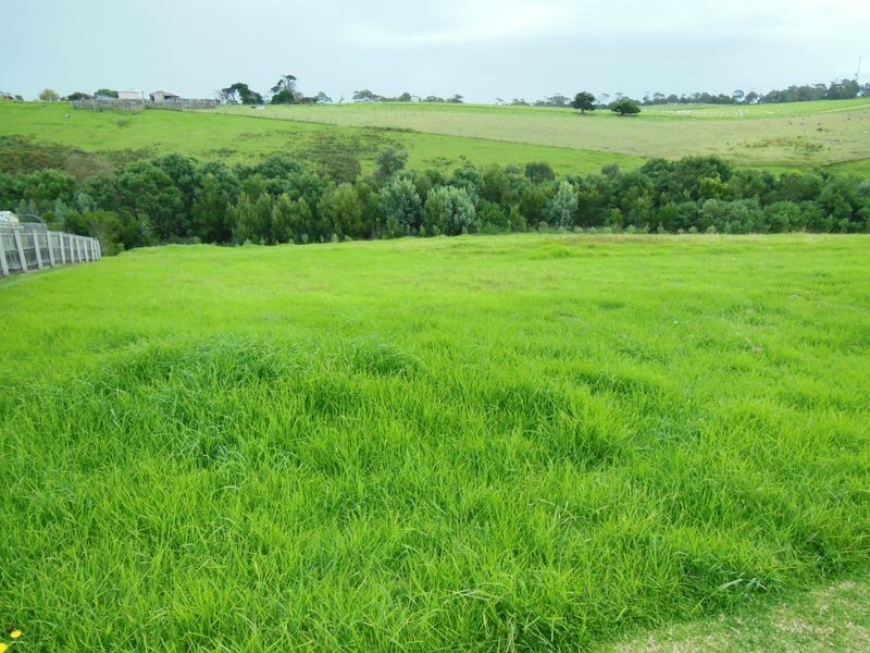 102/77 Stirling Drive, Lakes Entrance VIC 3909