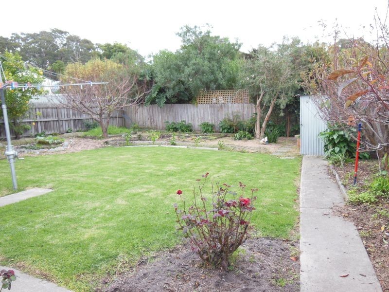 7 Sandbar Drive, Lakes Entrance VIC 3909