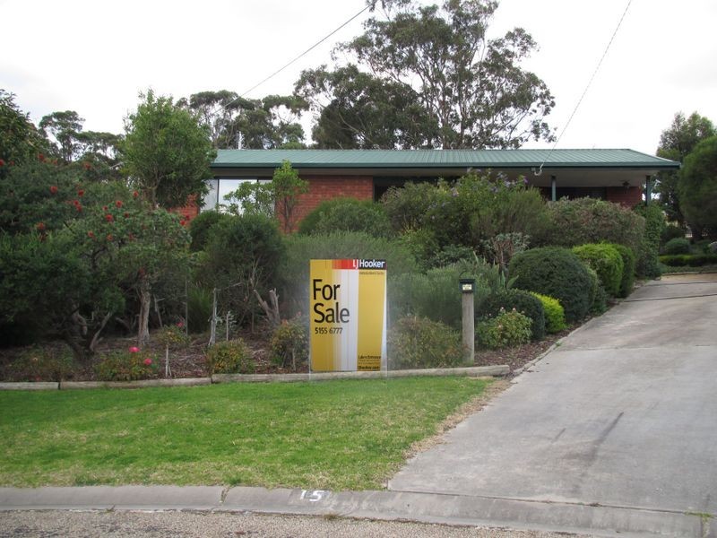 15 Ocean Court, Lakes Entrance VIC 3909