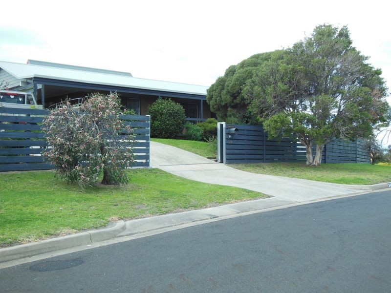 24 Abalone Avenue, Lakes Entrance VIC 3909