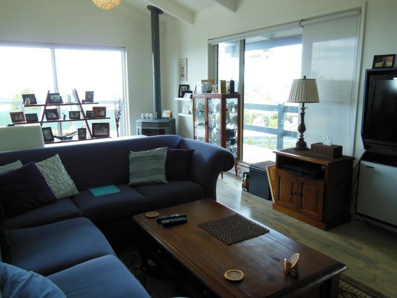 24 Abalone Avenue, Lakes Entrance VIC 3909