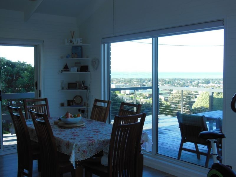 24 Abalone Avenue, Lakes Entrance VIC 3909