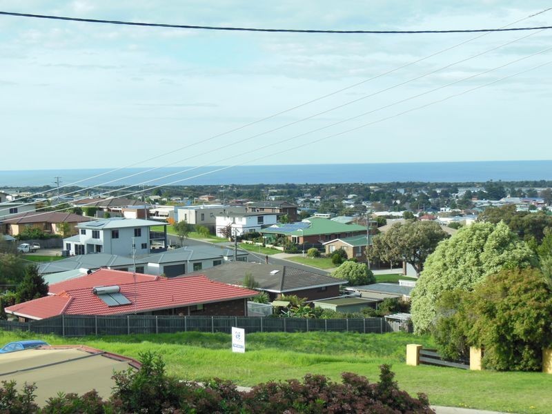24 Abalone Avenue, Lakes Entrance VIC 3909
