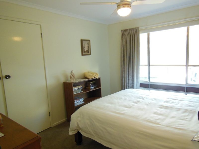 5 Hill Court, Lakes Entrance VIC 3909